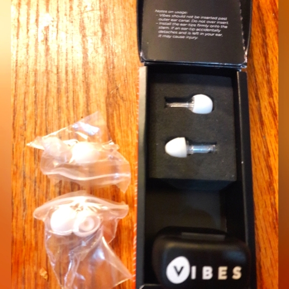 VIBES Hi Fidelity Ear Plugs - Picture 3 of 5